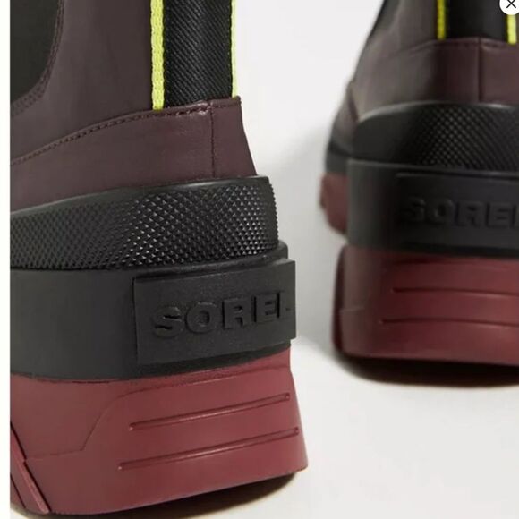 Sorel Brex Chelsea Boots in Burgundy/Purple 9 - Picture 4 of 7